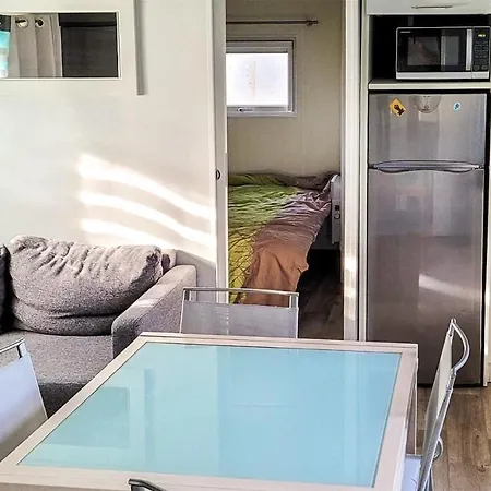 Gorgeous Stacaravan In En Retz Camping La Bernerie-en-Retz